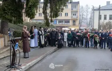 odsloniecie_tablicy_brzostek_090