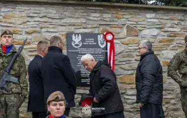 odsloniecie_tablicy_brzostek_081