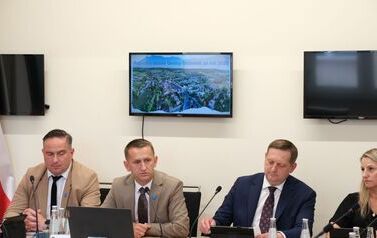 XXXVIII Sesja Rady Miejskiej w Brzostku_005