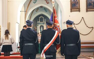 Poswiecenie_sztandaru_S-B_011