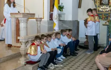 wielki_piatek_parafia_brzostek_2025_009