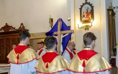 wielki_piatek_parafia_brzostek_2025_004