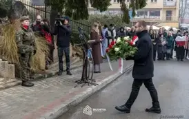 odsloniecie_tablicy_brzostek_096