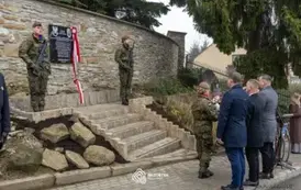 odsloniecie_tablicy_brzostek_092