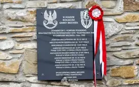 odsloniecie_tablicy_brzostek_087