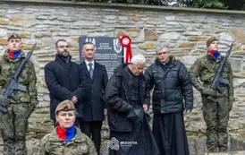 odsloniecie_tablicy_brzostek_082