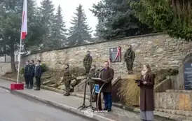 odsloniecie_tablicy_brzostek_078