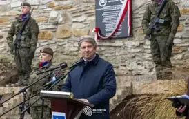 odsloniecie_tablicy_brzostek_075