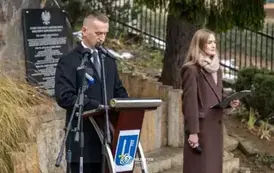 odsloniecie_tablicy_brzostek_071