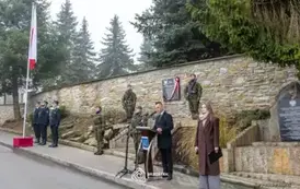 odsloniecie_tablicy_brzostek_060