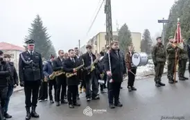 odsloniecie_tablicy_brzostek_057