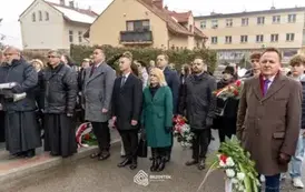 odsloniecie_tablicy_brzostek_048