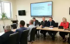 XVI Sesja Rady Miejskiej w Brzostku_001