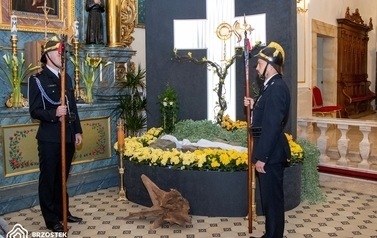 Rezurekcja - Parafia Brzostek 23